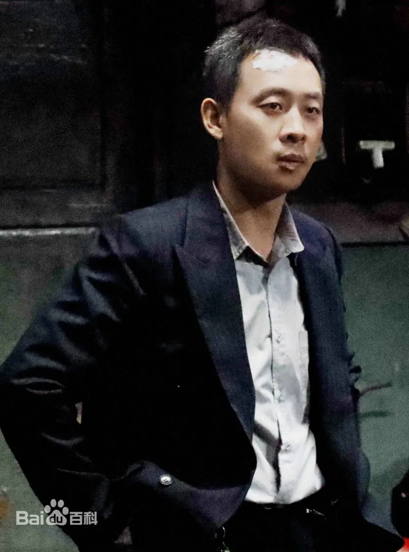 大陸電影《無價之寶》:劇情簡介&人物介紹;本片由張譯、潘斌龍、周依然、程曦領銜主演,講述兩個退休工人本意追討債款,卻最終收養欠債人女兒的故事,本片翻拍自成東鎰、河智苑、金熙元、朴昭怡主演的韓國電影《無價之保》,定於2023年11月10日在中國大陸上映。 - 第3張圖 大陸電影《無價之寶》:劇情簡介&人物介紹;本片由張譯、潘斌龍、周依然、程曦領銜主演,講述兩個退休工人本意追討債款,卻最終收養欠債人女兒的故事,本片翻拍自成東鎰、河智苑、金熙元、朴昭怡主演的韓國電影《無價之保》,定於2023年11月10日在中國大陸上映。