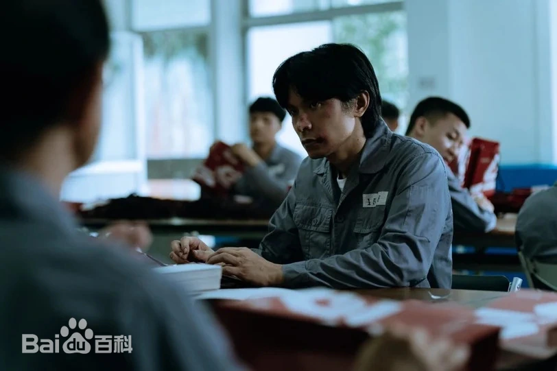 台劇《成名在望》十大看點全方位解析，由曾打造現象級台劇《模仿犯》、《誰是被害者》的金牌監製湯昇榮領軍，李國毅、姚淳耀、蔡亘晏領銜主演